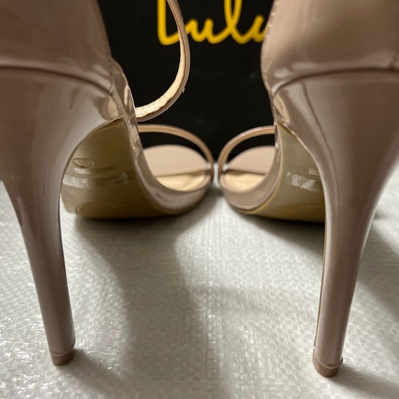 Lulus Elise style. Color is nude. Size 10. Great for a wedding. - Picture 2 of 8